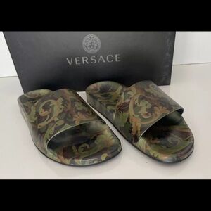 *New in Box* $450 Versace Baroccoflage Slides Sandals Khaki 12 US (45Euro)
